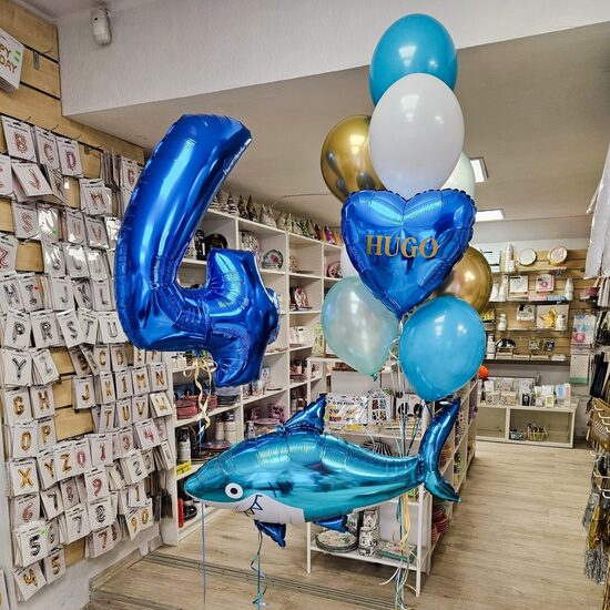 N-96 Hēlija balonu kompozīcija "Haizivis, cipars un balonu pušķis".